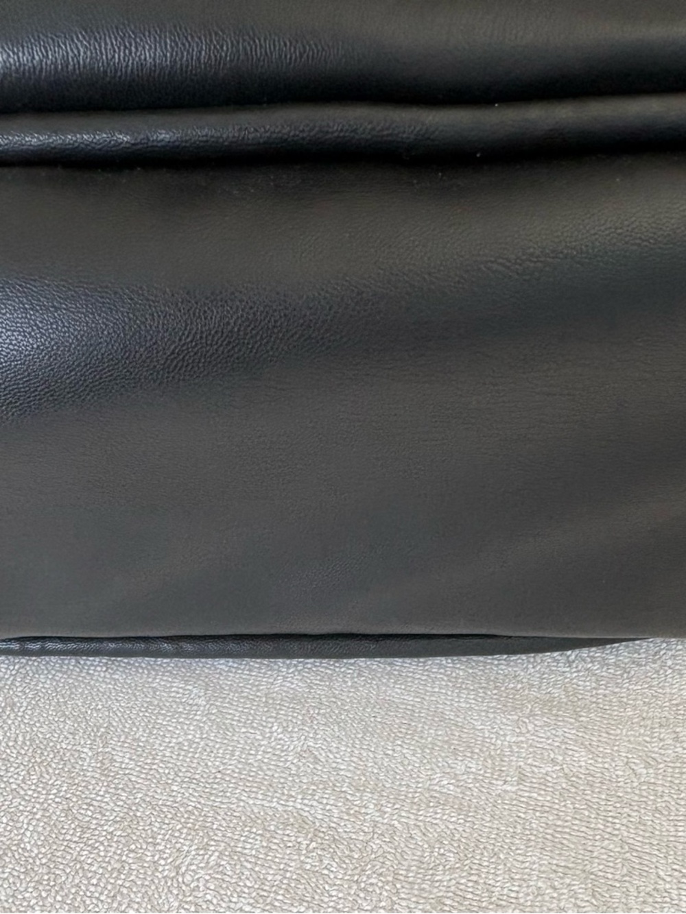 XOXO Black Vegan Leather Tote NWT Shoulder Bag w/ Detachable Pouch - Picture 10 of 11